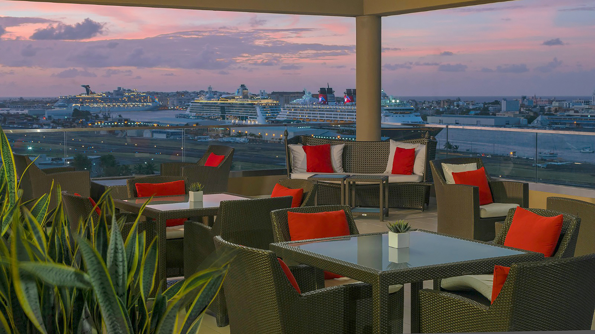 The rooftop Infinity Pool Bar & Grill at the Sheraton Puerto Rico Hotel offers panoramic views of the ocean, San Juan bay and cityscape.